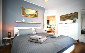 The Berlin Getaway / 80Qm In Berlin'S Historic Diplomatic Quarter